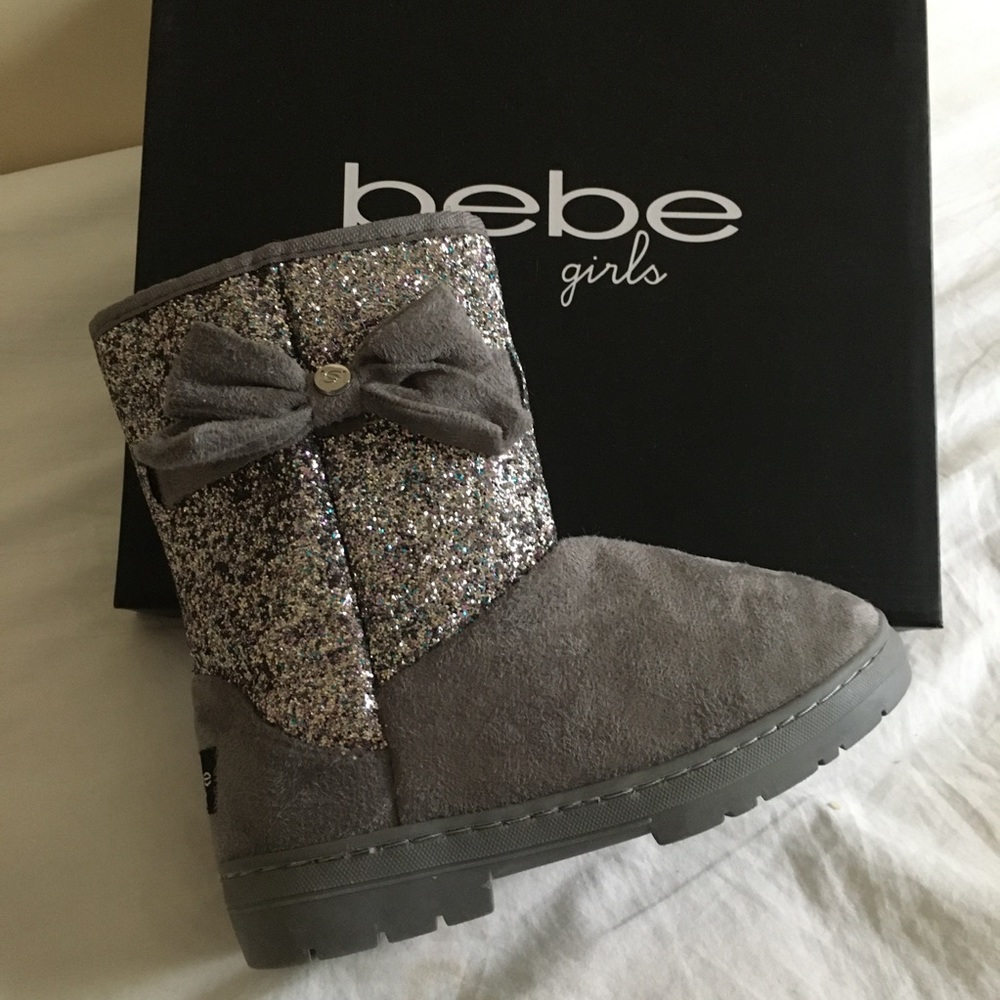 Bebe girls suede boots size 2. Glittery.
